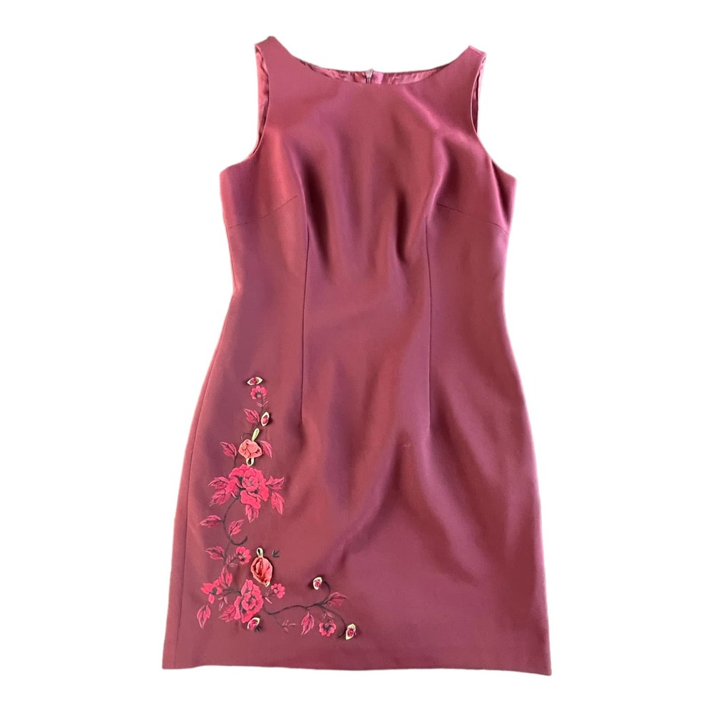 Laundry by Shelli Segal sleeveless embroidered dress